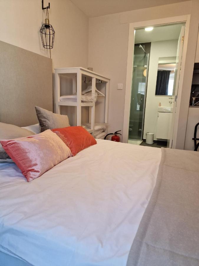 Apartamentos Alfama Fado Lisbon Bagian luar foto