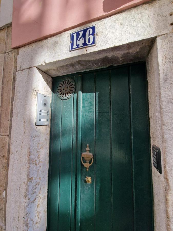 Apartamentos Alfama Fado Lisbon Bagian luar foto
